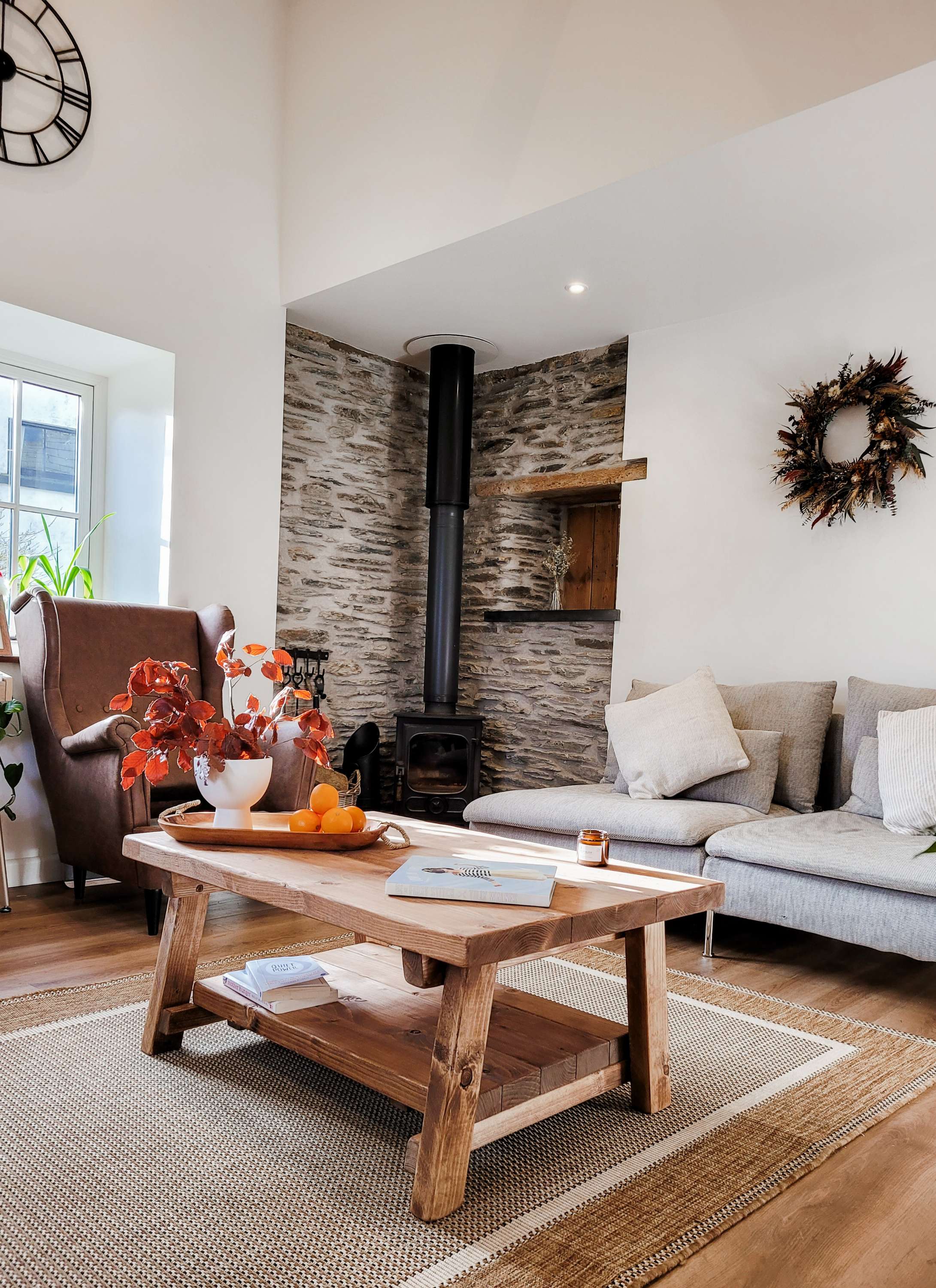 ARBA Rustic Wooden Coffee Table With Shelf