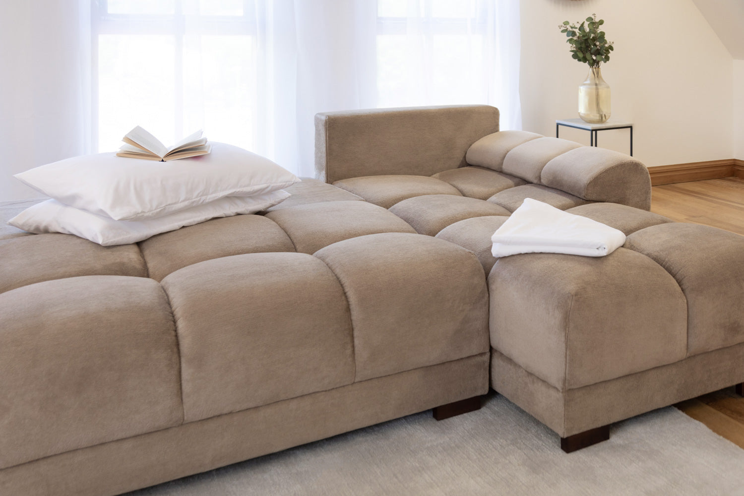 Azzuro  Universal Corner Sofabed: Plush Velvet, Convertible Sofa with Storage
